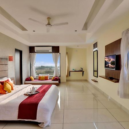 Goverdhan Greens Resort Dwarka L Hotels In Dwarka מראה חיצוני תמונה