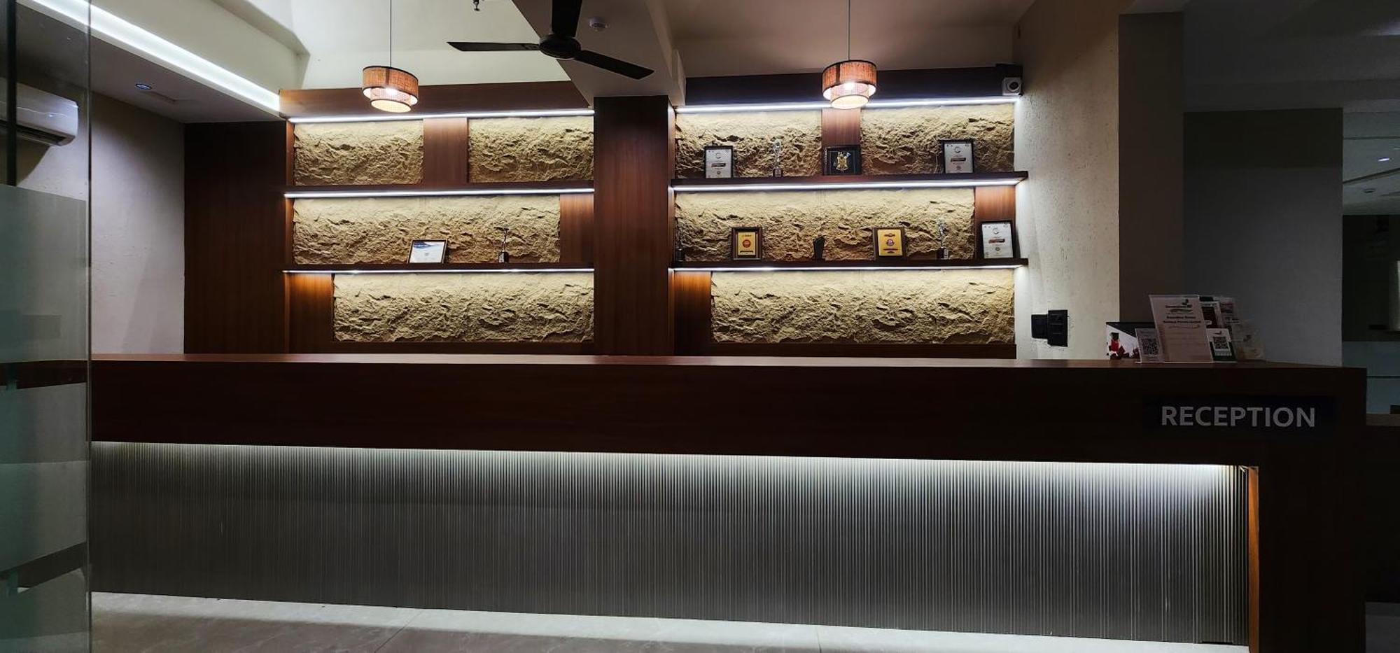 Goverdhan Greens Resort Dwarka L Hotels In Dwarka מראה חיצוני תמונה