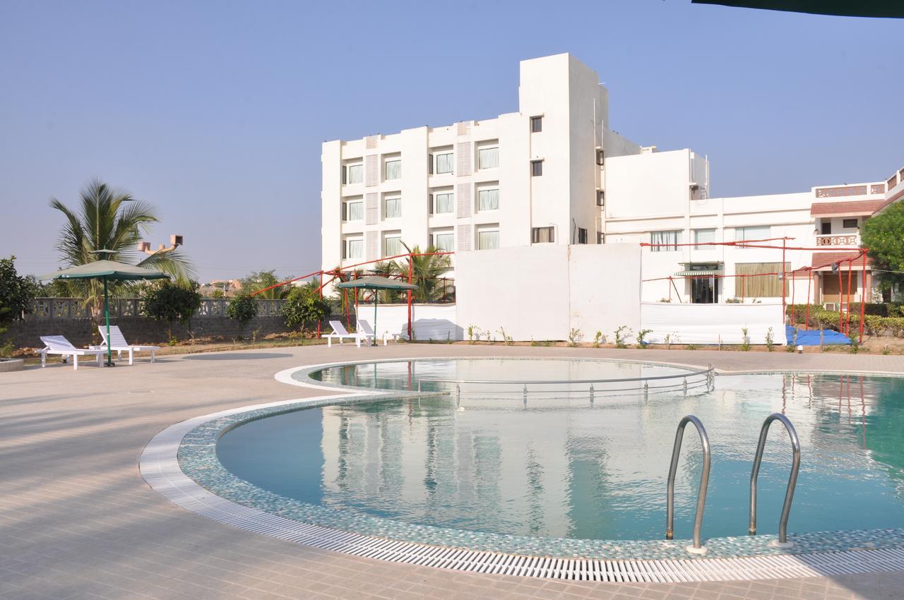 Goverdhan Greens Resort Dwarka L Hotels In Dwarka מראה חיצוני תמונה