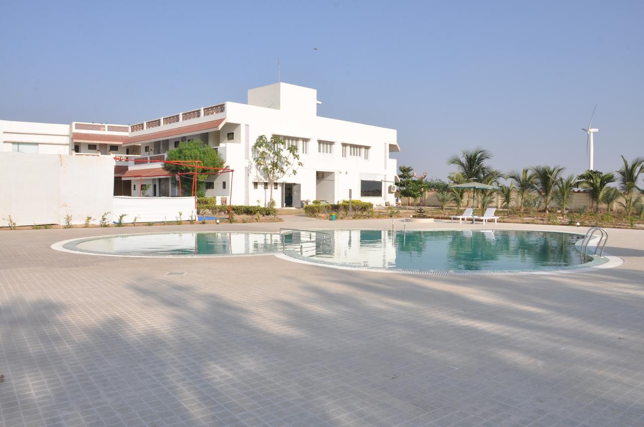 Goverdhan Greens Resort Dwarka L Hotels In Dwarka מראה חיצוני תמונה
