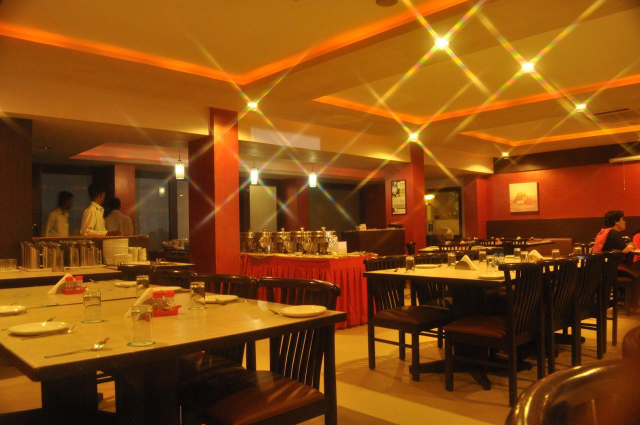 Goverdhan Greens Resort Dwarka L Hotels In Dwarka מראה חיצוני תמונה