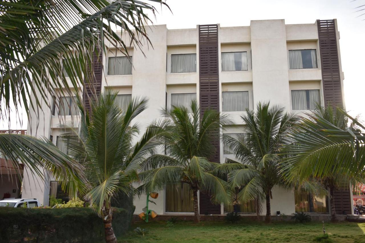 Goverdhan Greens Resort Dwarka L Hotels In Dwarka מראה חיצוני תמונה