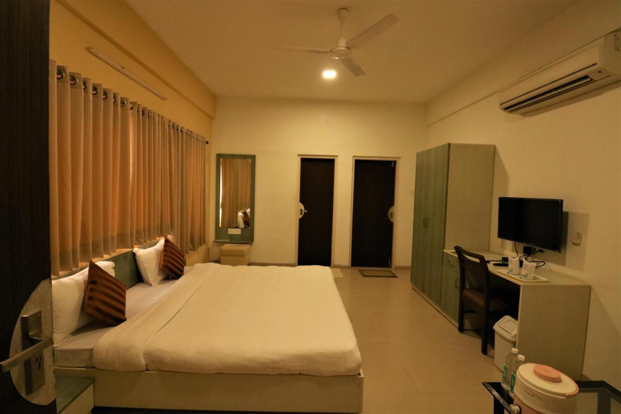 Goverdhan Greens Resort Dwarka L Hotels In Dwarka מראה חיצוני תמונה