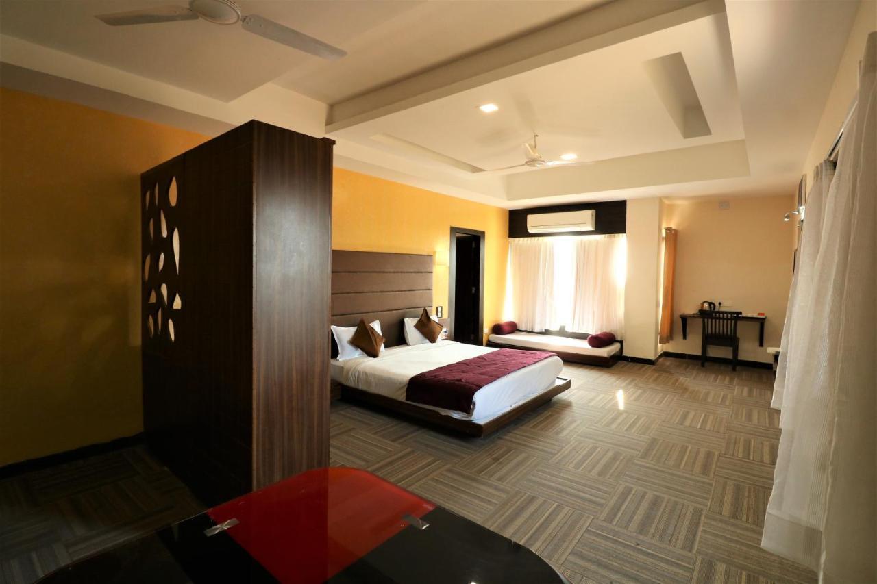 Goverdhan Greens Resort Dwarka L Hotels In Dwarka מראה חיצוני תמונה
