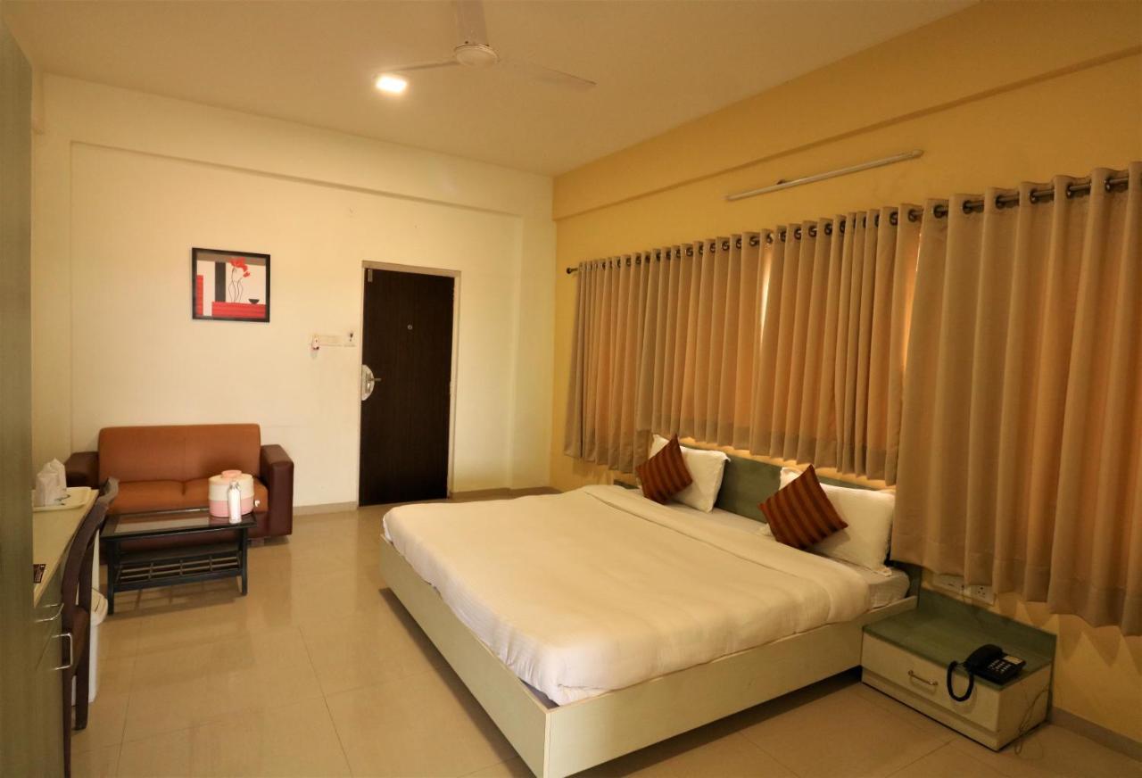 Goverdhan Greens Resort Dwarka L Hotels In Dwarka מראה חיצוני תמונה