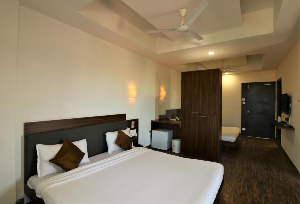 Goverdhan Greens Resort Dwarka L Hotels In Dwarka מראה חיצוני תמונה
