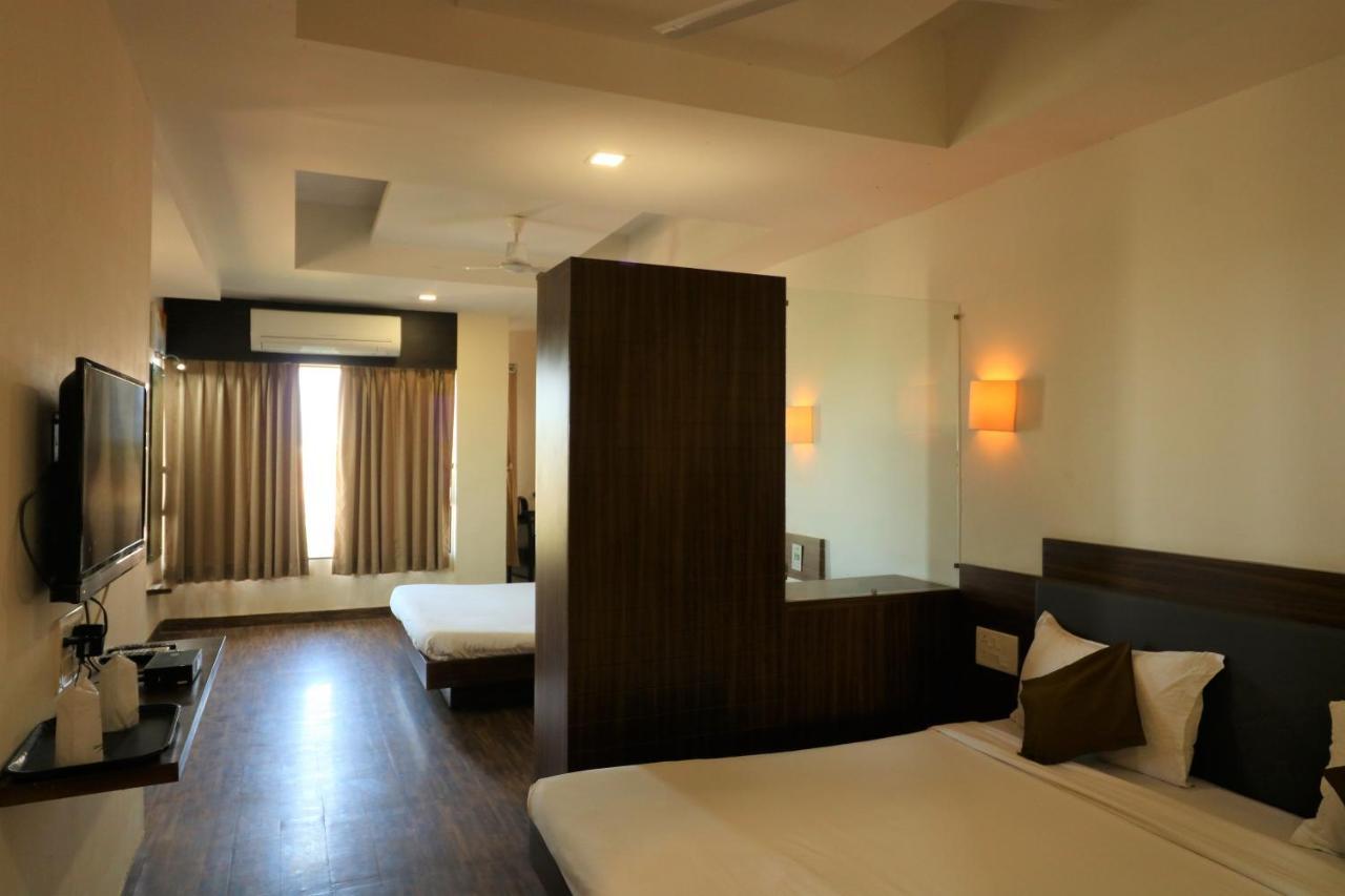 Goverdhan Greens Resort Dwarka L Hotels In Dwarka מראה חיצוני תמונה