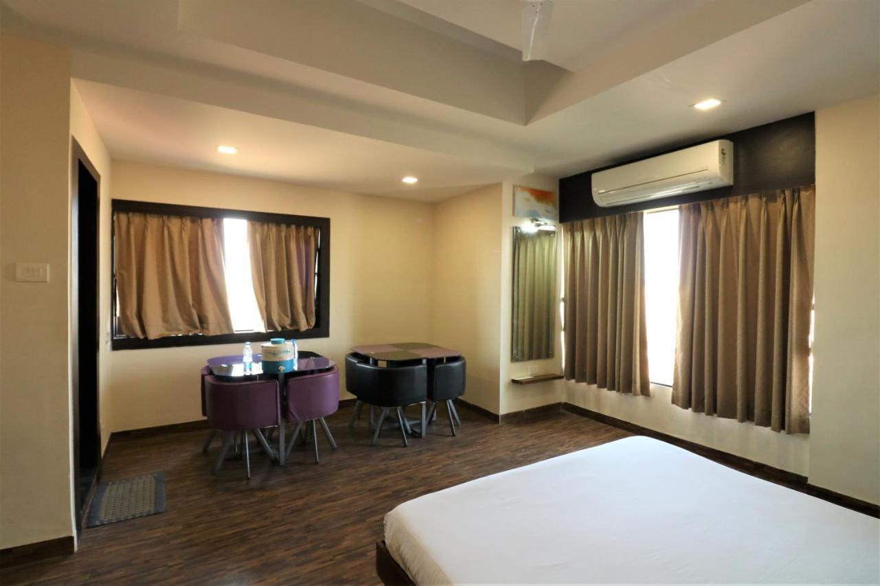 Goverdhan Greens Resort Dwarka L Hotels In Dwarka מראה חיצוני תמונה