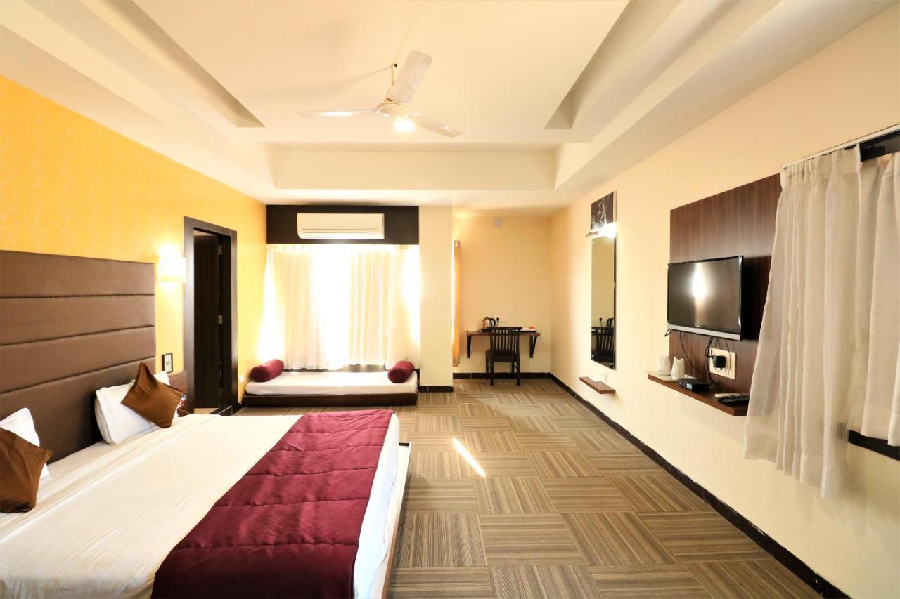 Goverdhan Greens Resort Dwarka L Hotels In Dwarka מראה חיצוני תמונה